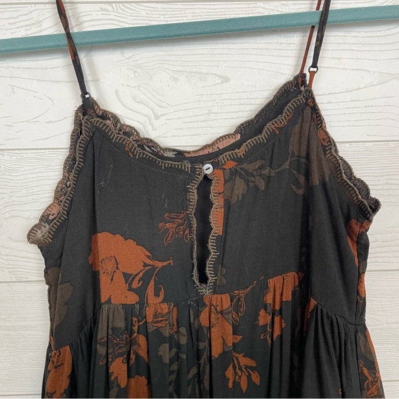 UO Urban Outfitters Hanna Mini Dress Size XS Floral - Picture 10 of 10